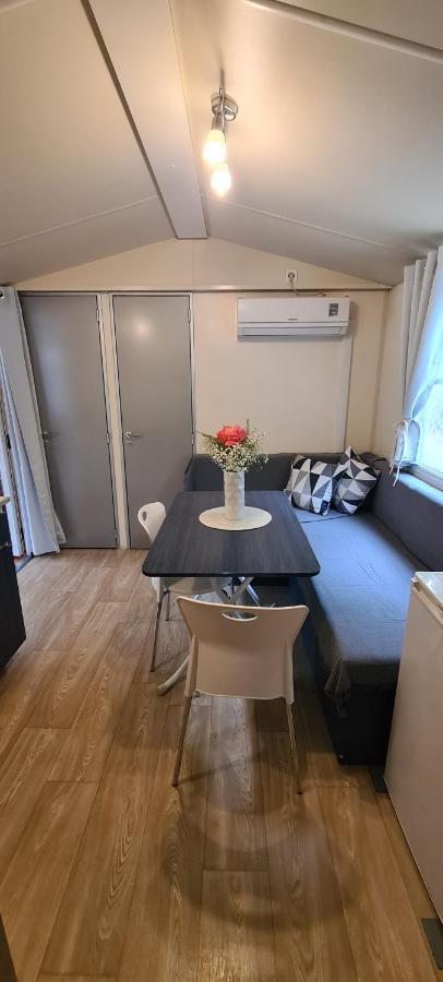 Mobile Home Shelbox Biograd Na Moru Bagian luar foto